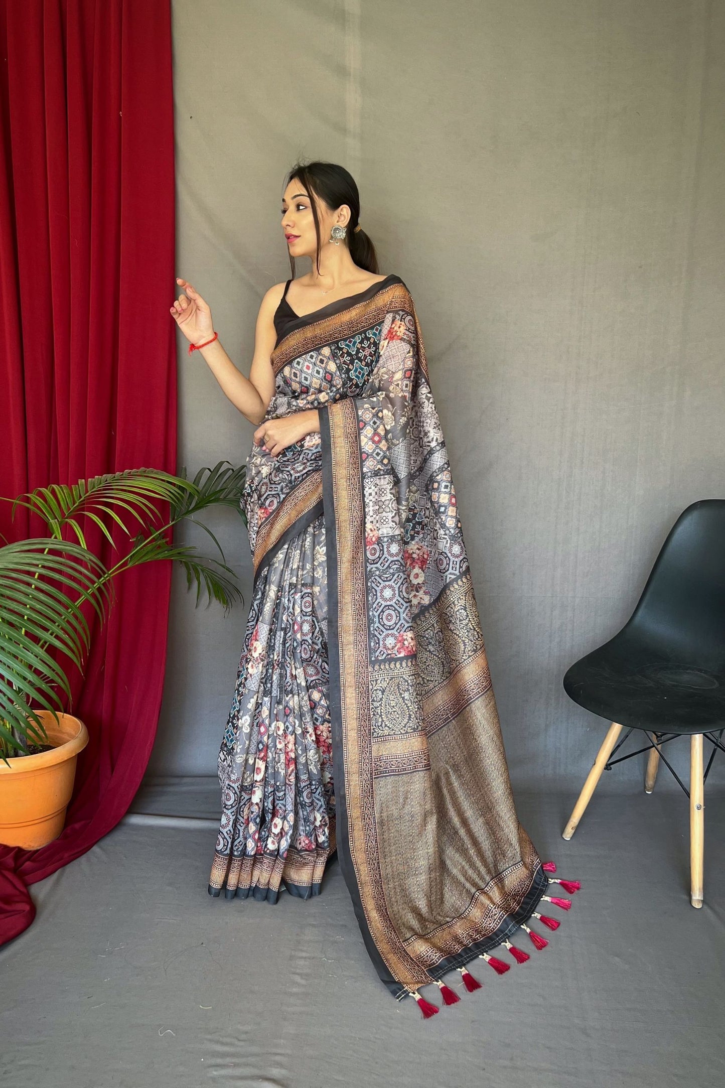 Grey Kashmiri Digital Printed Cotton Saree