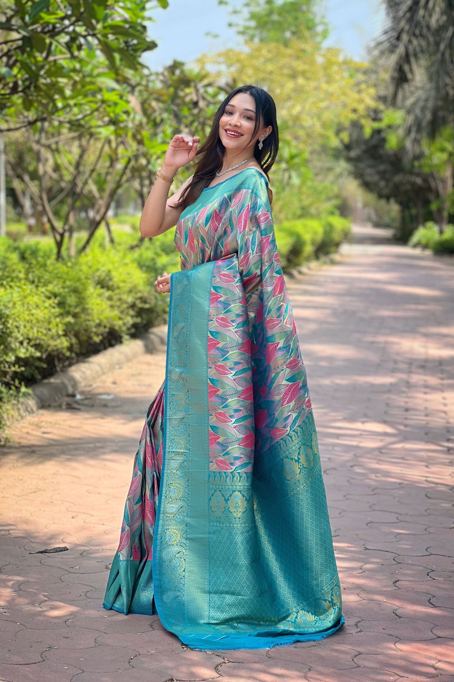 Ferozi Kanchipattu Silk Saree