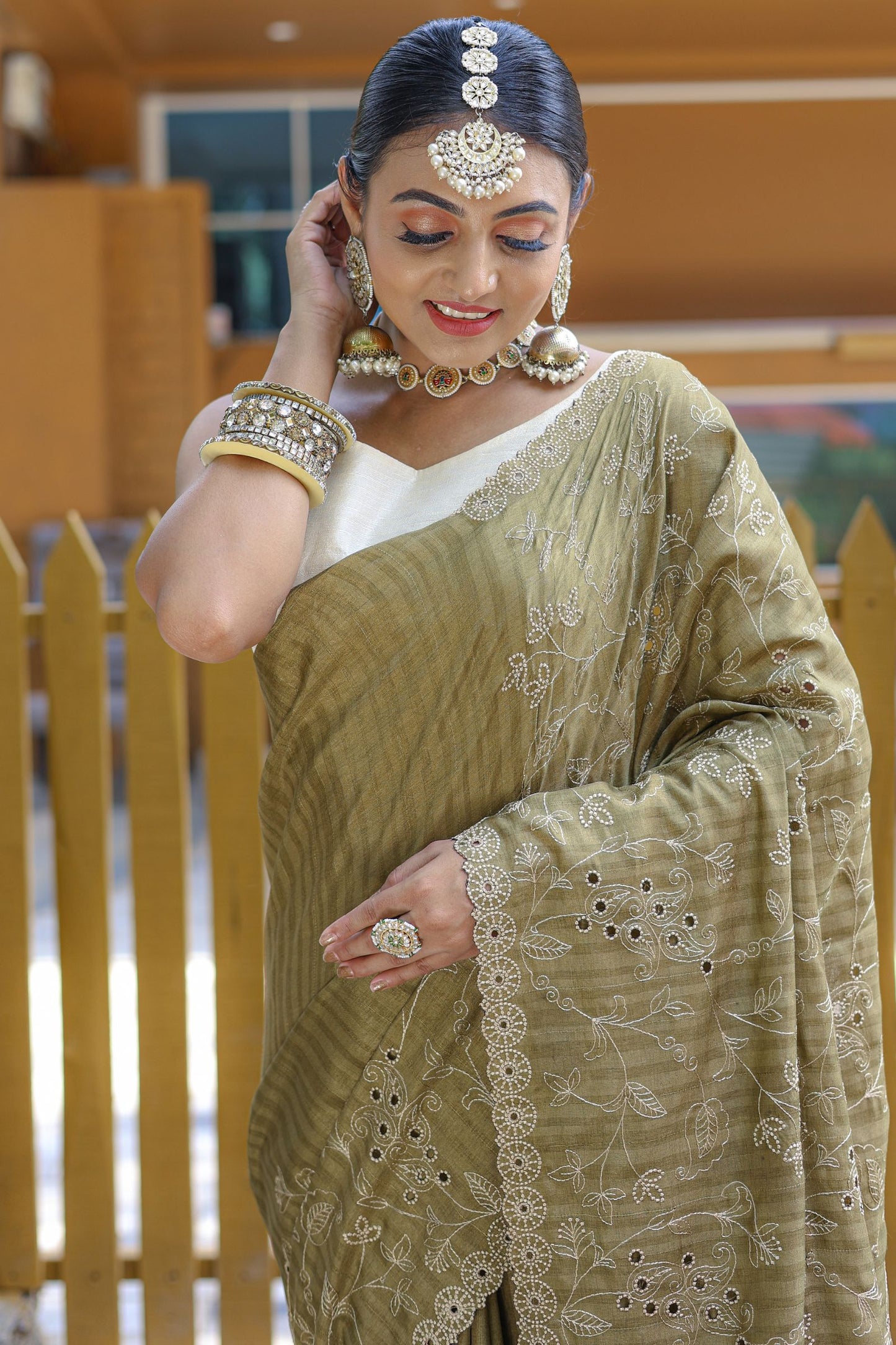 Mehndi Green Threadwork Soft Silk Saree with Cutwork Border